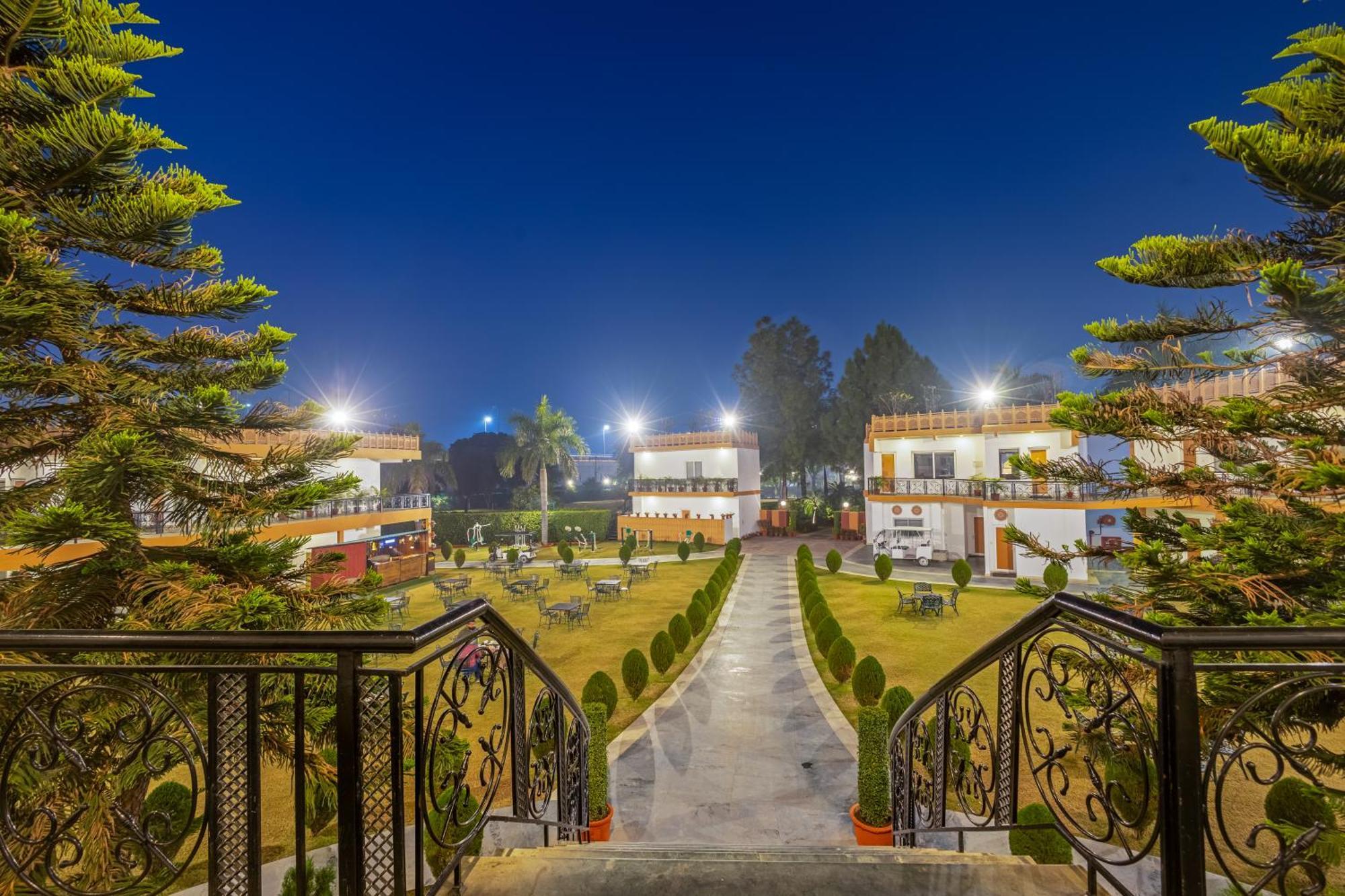Aapno Ghar Resort & Amusement Park Ґурґаон Екстер'єр фото