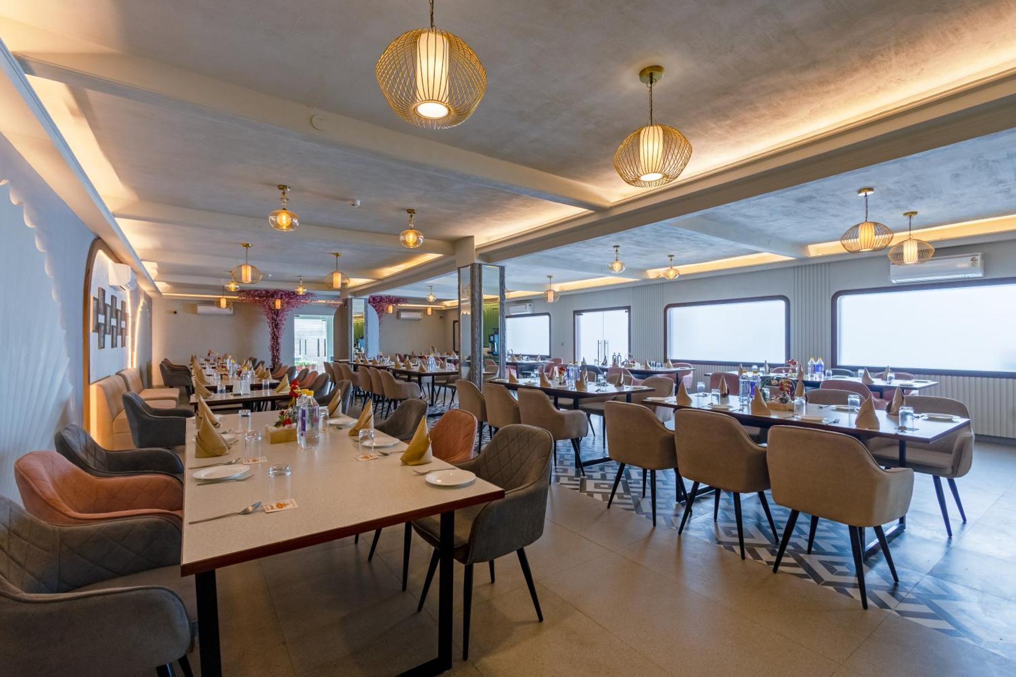 Aapno Ghar Resort & Amusement Park Ґурґаон Екстер'єр фото