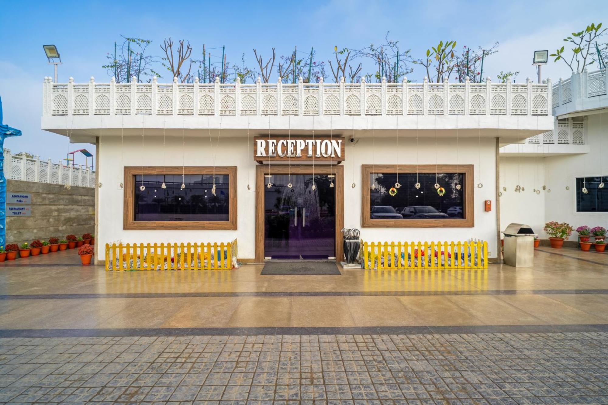 Aapno Ghar Resort & Amusement Park Ґурґаон Екстер'єр фото