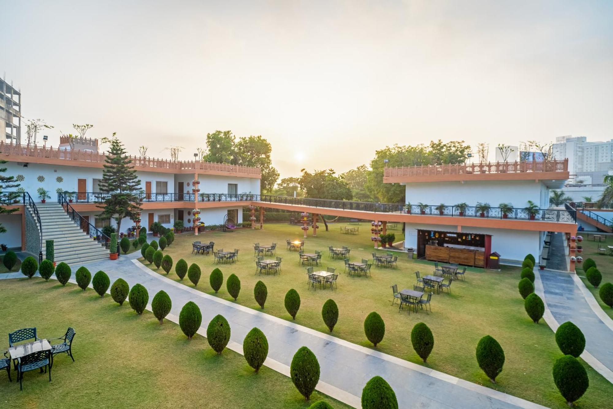 Aapno Ghar Resort & Amusement Park Ґурґаон Екстер'єр фото