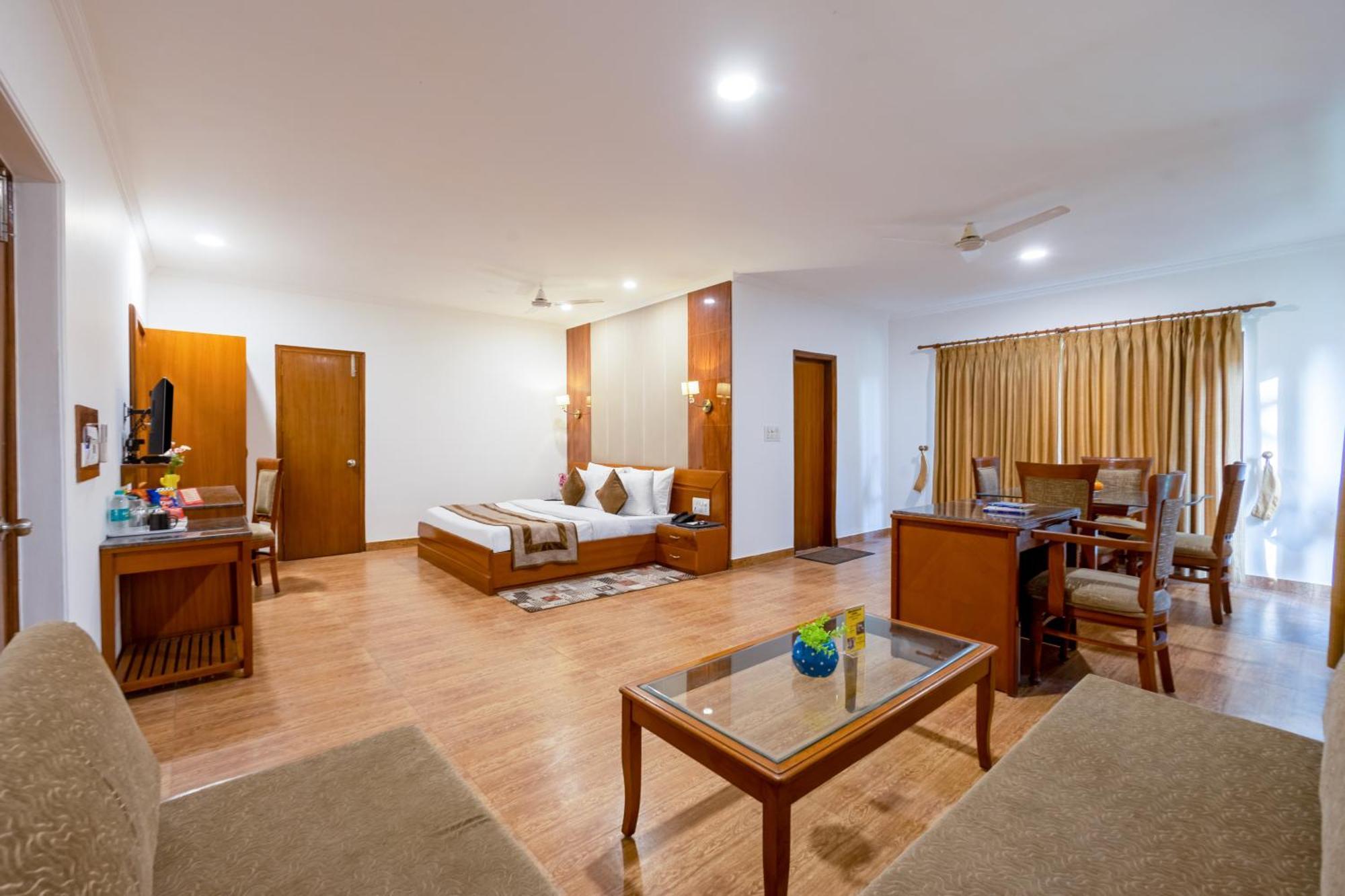Aapno Ghar Resort & Amusement Park Ґурґаон Екстер'єр фото
