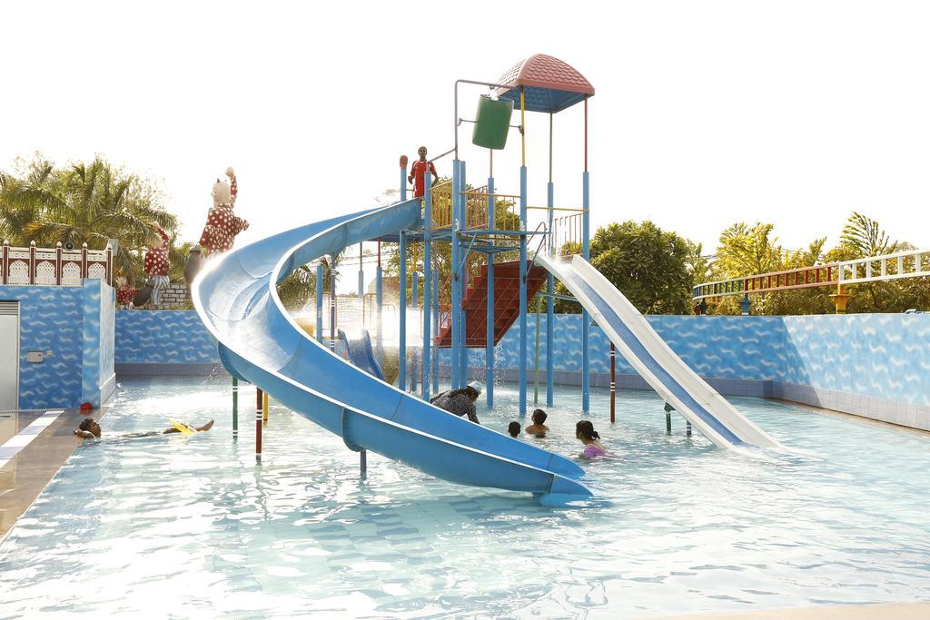Aapno Ghar Resort & Amusement Park Ґурґаон Екстер'єр фото